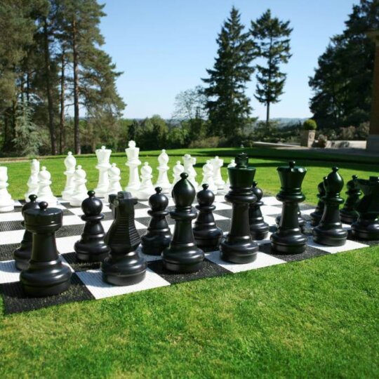 Giant Chess