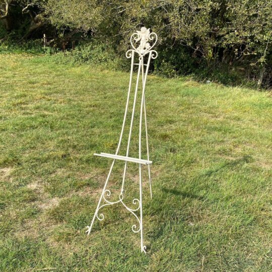 Ivory Vintage Easel